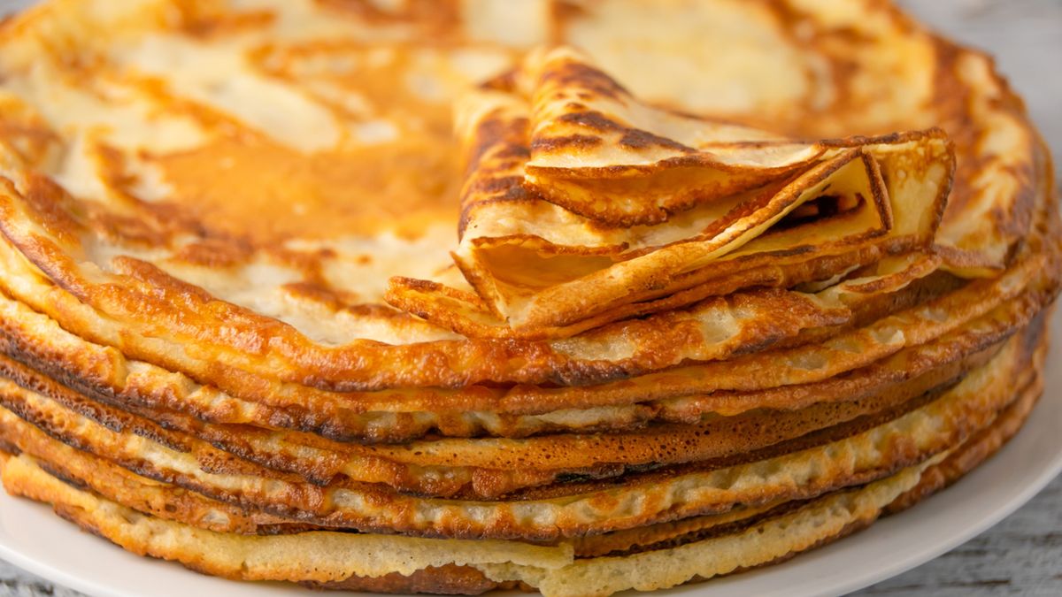 Naleśniki ryżowe można przygotować zarówno z mąki ryżowej, jak i ryżu