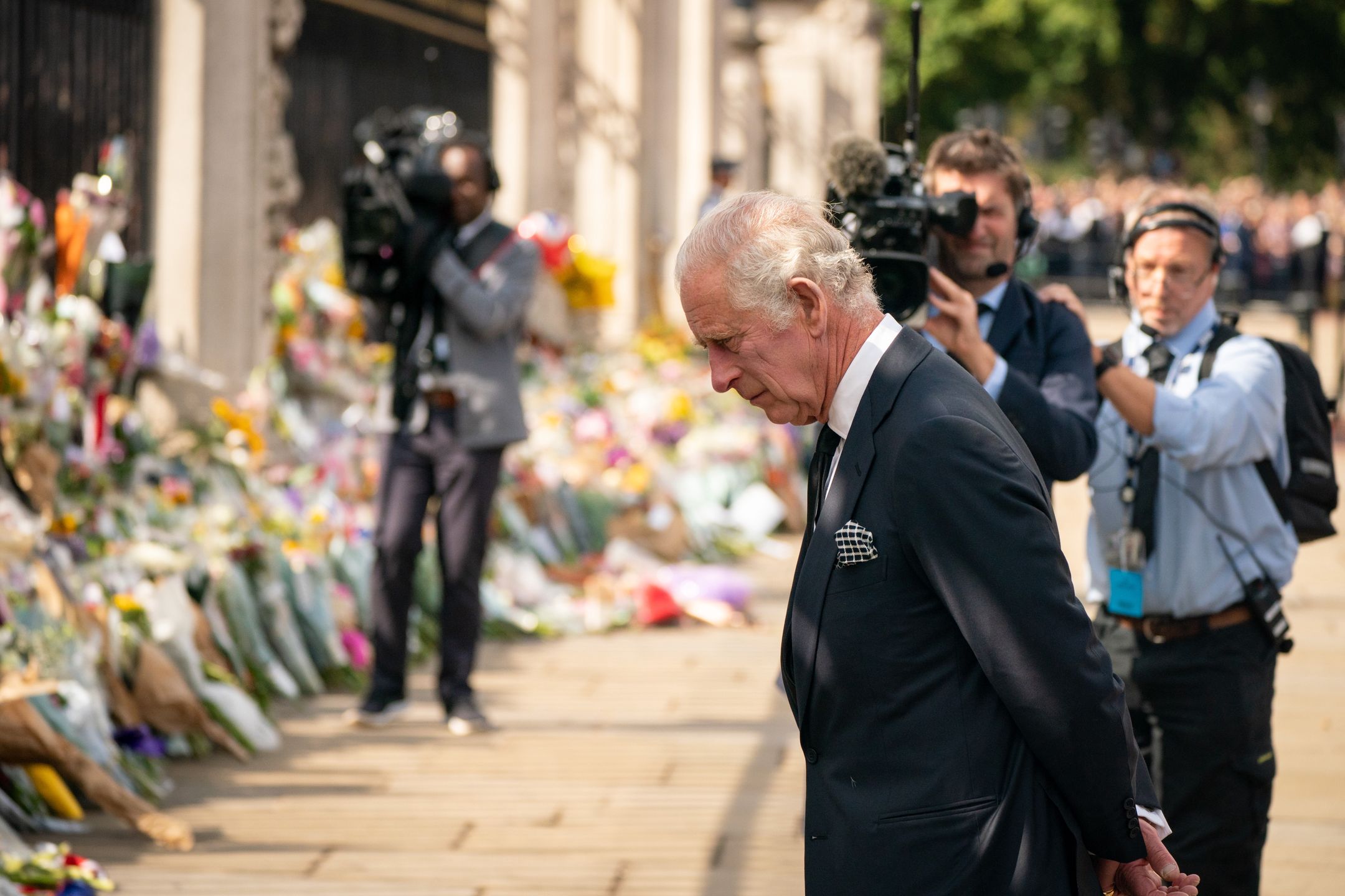 Król Karol III przybywa do Londynu