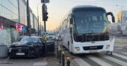 Warszawa: Mercedesem za milion złotych wjechał w autokar
