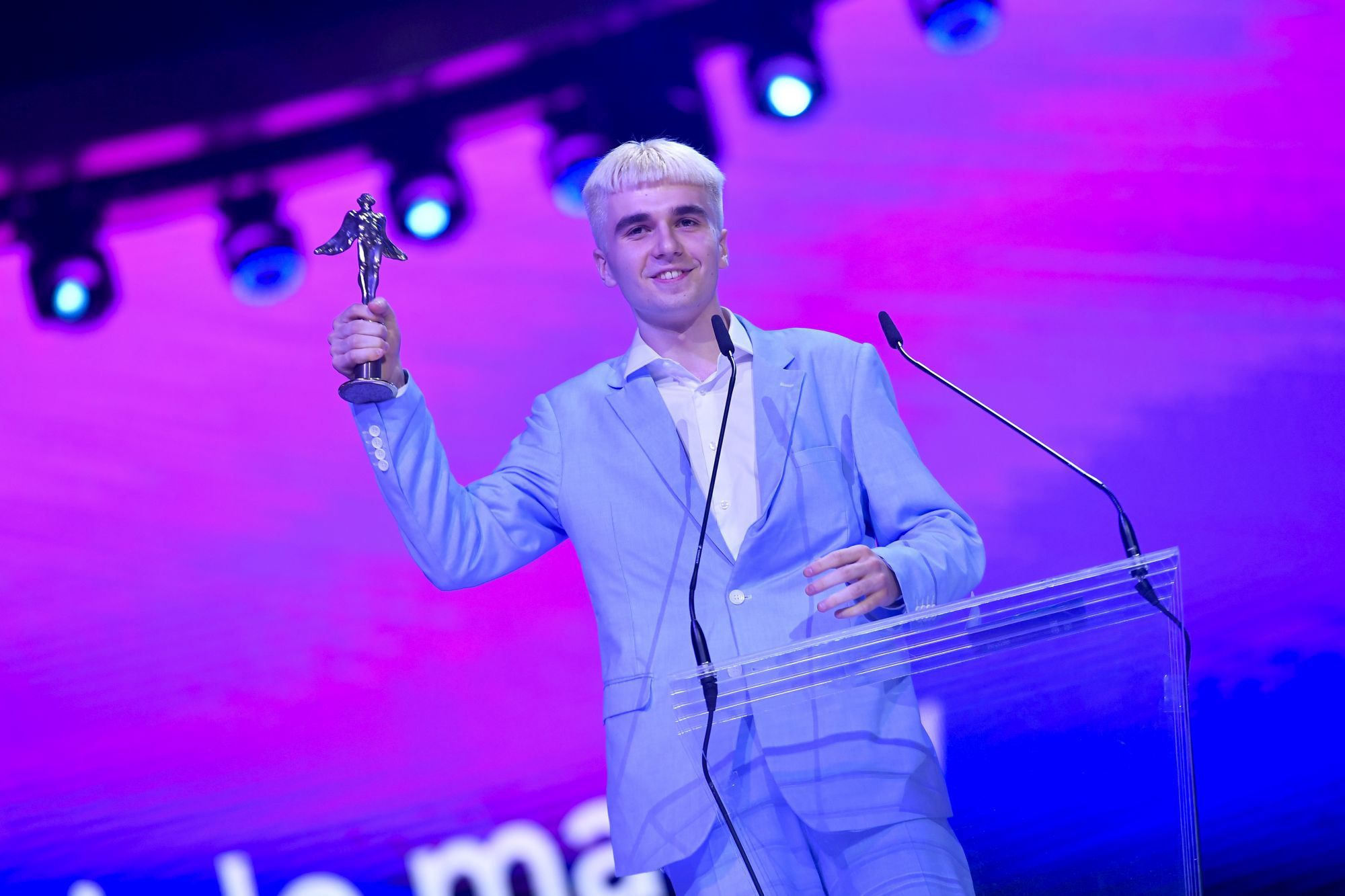 Fryderyki 2021 - nagrodzeni pozują ze statuetkami