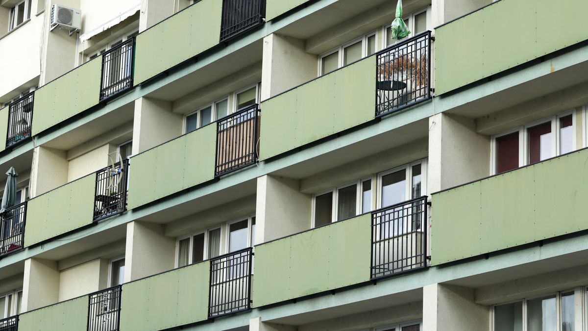 Mieszkanie z 98-letnim lokatorem wystawione na sprzedaż. Kontrowersyjne ogłoszenie z Olsztyna. Zdj. ilustracyjne