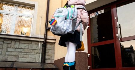 8-latka przyszła do szkoły. Natychmiast wezwano na policję