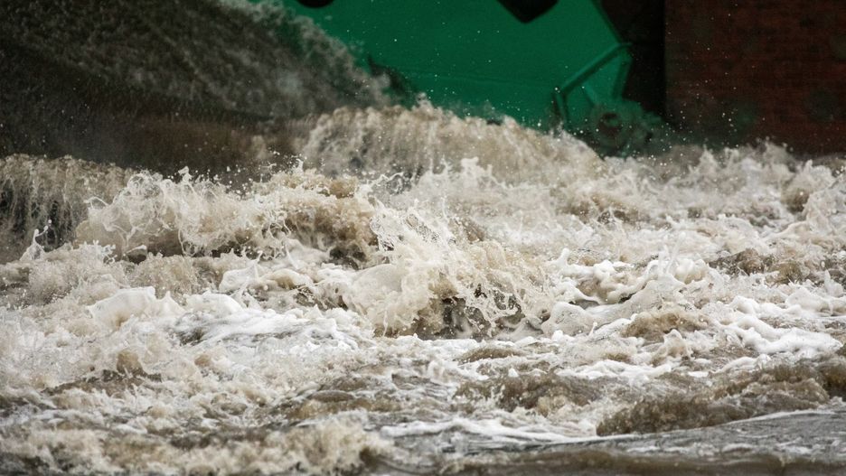 widok na Jaz Bartoszowice
Krzysztof Cesarz
deszcz, ni� genue�ski, ni� genui�ski, podtopienia, pogoda ulewy deszcz, powodziowa, rzeka, stan alarmowy, sytuacja powodziowa, woda, woda powodziowa, zalanie, znaczne opady deszczu