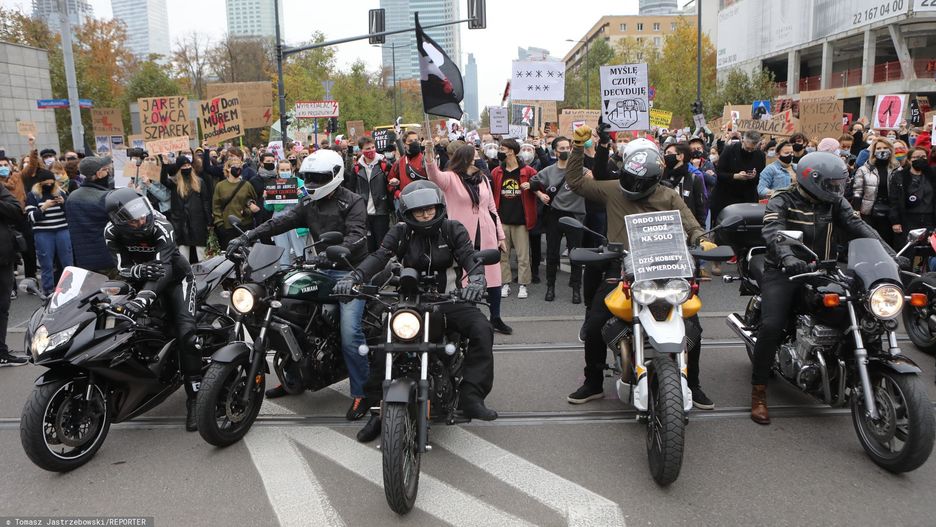 Motocykliści od samego początku wsparli Strajk Kobiet