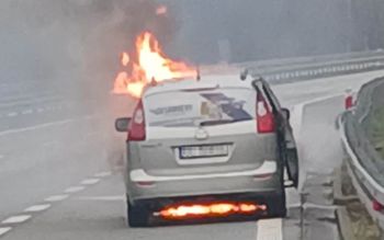 Pan Marian jechał z rodziną. Taksówka zapłonęła. "Straty są ogromne"