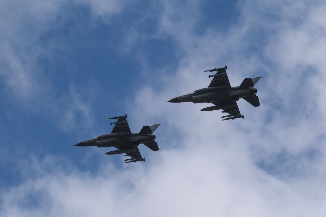 Ukraine's F-16s face increasing risks amid U.S. pause