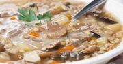 Szwagierka gotuje zamiast krupniku. Ta zupa z tanią kaszą jest sto razy smaczniejsza
