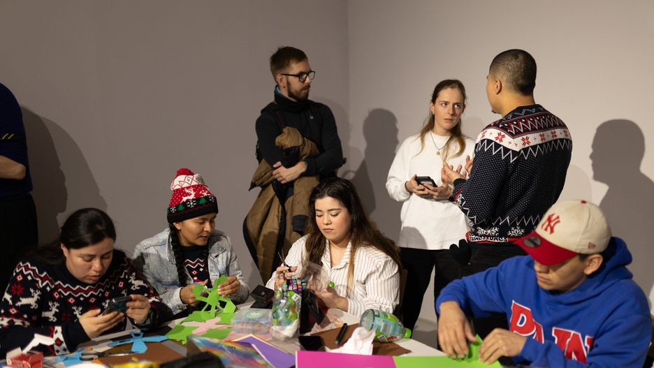 Warsztaty tworzenia lampionów w Bałtyckiej Galerii Sztuki Współczesnej.