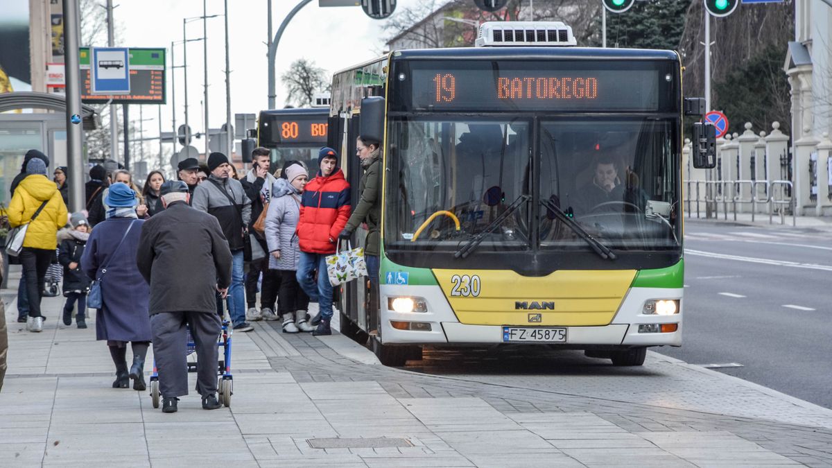 Podano wynagrodzenie kierowców autobusów w Polsce.