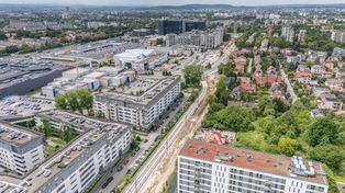 Kraków: Na osiedlu doszło do próby porwania dziecka? "Zaproponowali, żeby wsiadł do samochodu". Policja wyjaśnia