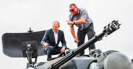 Nie dadzą broni Ukrainie. Wolą oddać na złom. Scholz z niczym