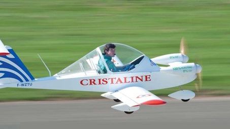 Elektryczny samolot bije rekord szybkości [wideo] 1