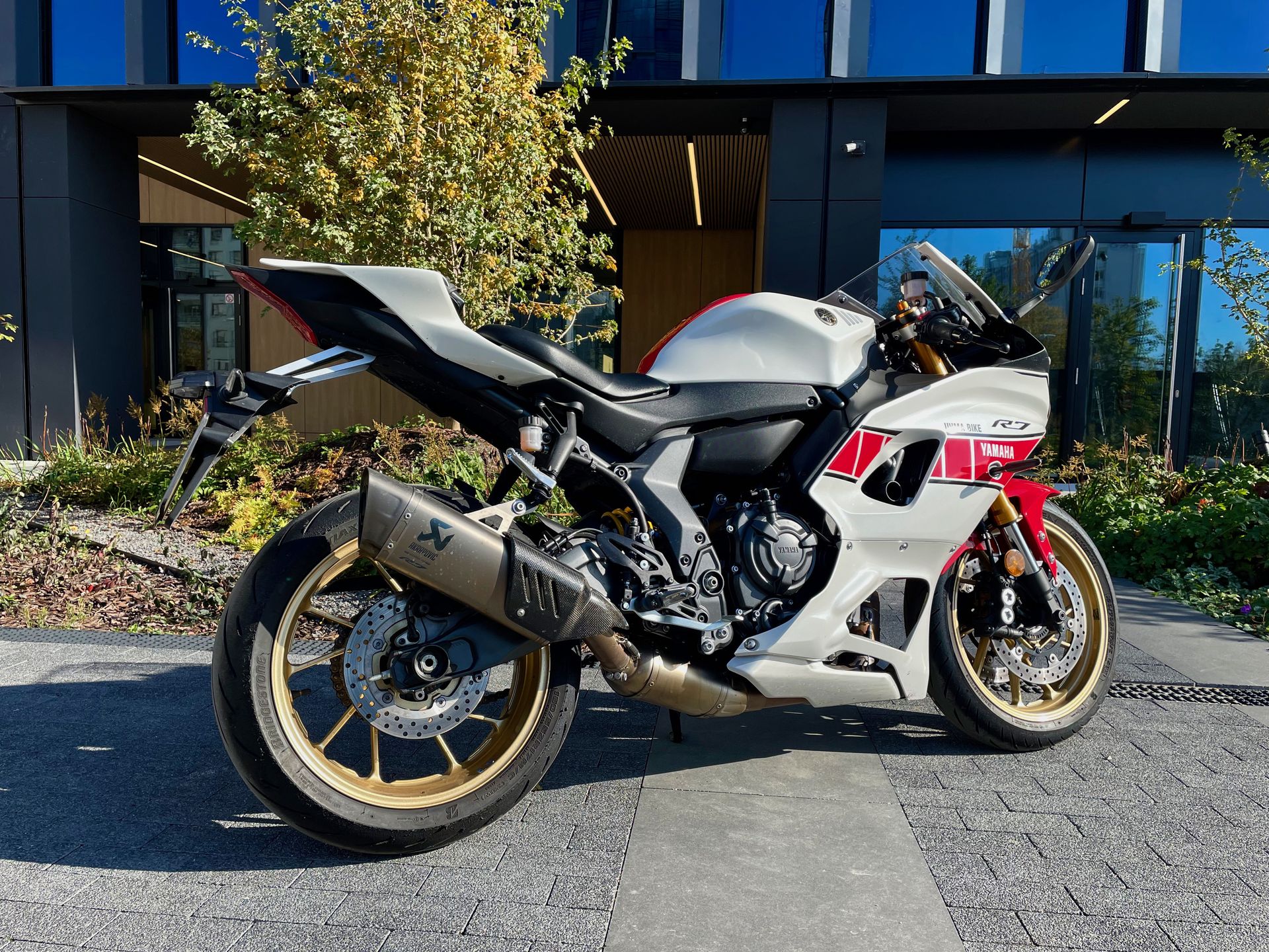 Yamaha R7