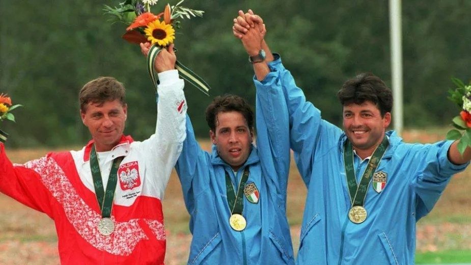 Mirosław Rzepkowski (z lewej) na olimpijskim podium fot. archiwum rodzinne Mirosława Rzepkowskiego