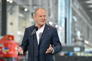 Tusk zareagował na rozmowę Mentzena i Trzaskowskiego
