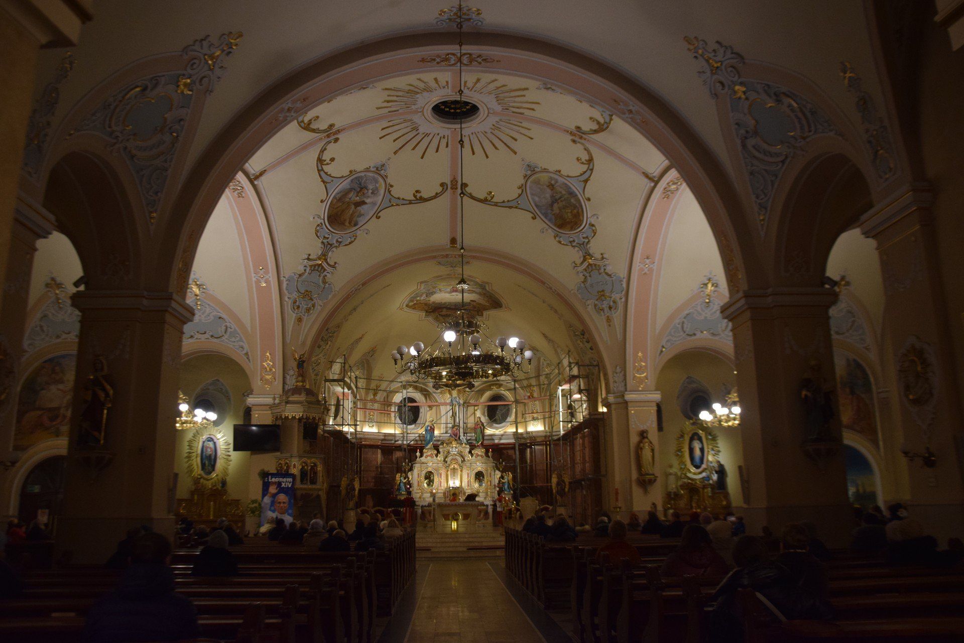 Roraty 2025 w kościele św. Marii Magdaleny w Tychach, który stał się bazyliką mniejszą