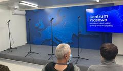 Pierwszy dzień pracy centrum prasowego przy granicy. „Mało miejsca, na ekranie TVP Info”