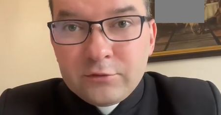 Znany ksiądz na temat rozwódki. "Czy może przyjąć komunię świętą?"