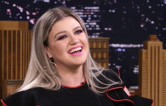 Kelly Clarkson z "The Kelly Clarkson Show" w NBC