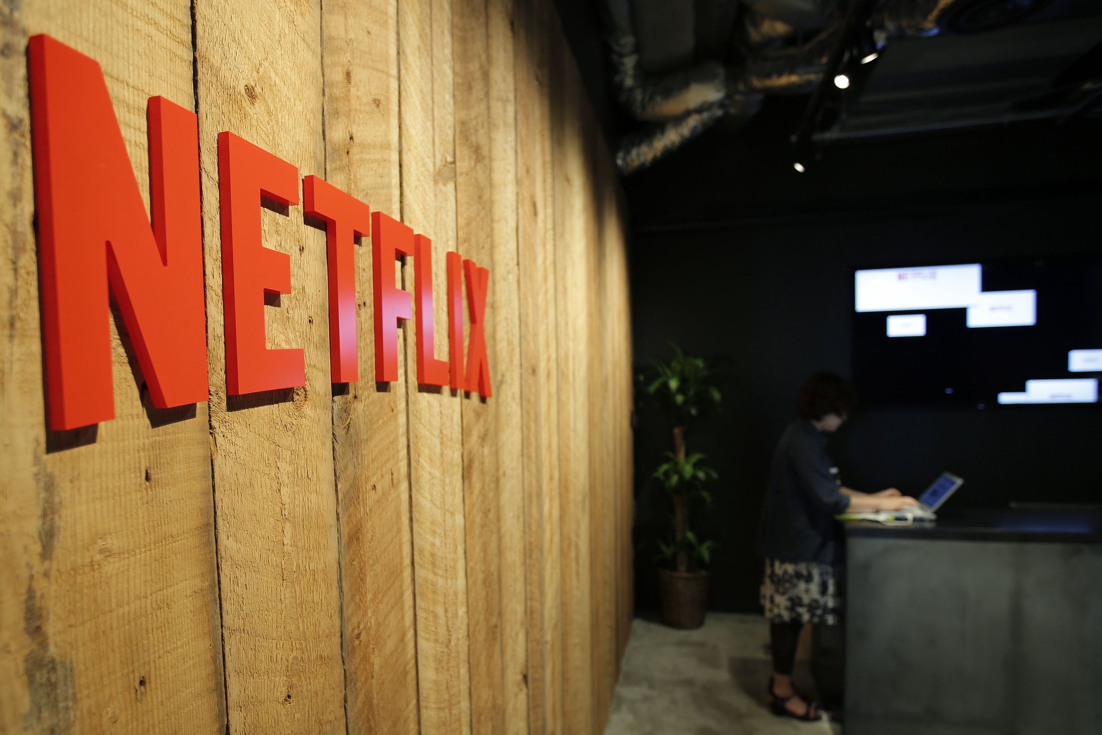 Netflix przeprowadzi zwolnienia grupowe. To efekt m.in. spadku liczby abonentów