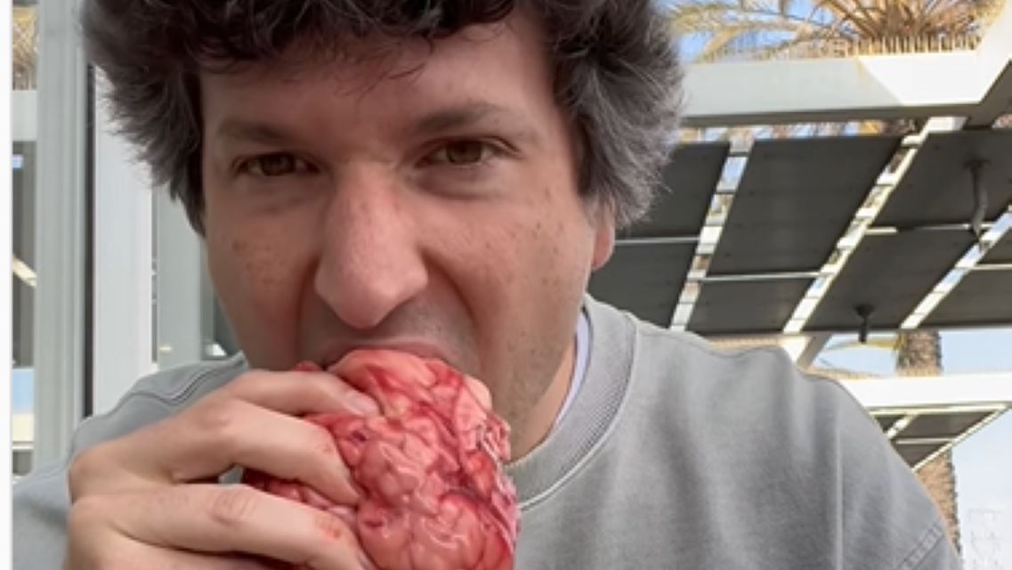 TikToker przez 80 dni będzie jadł tylko surowe mięso 