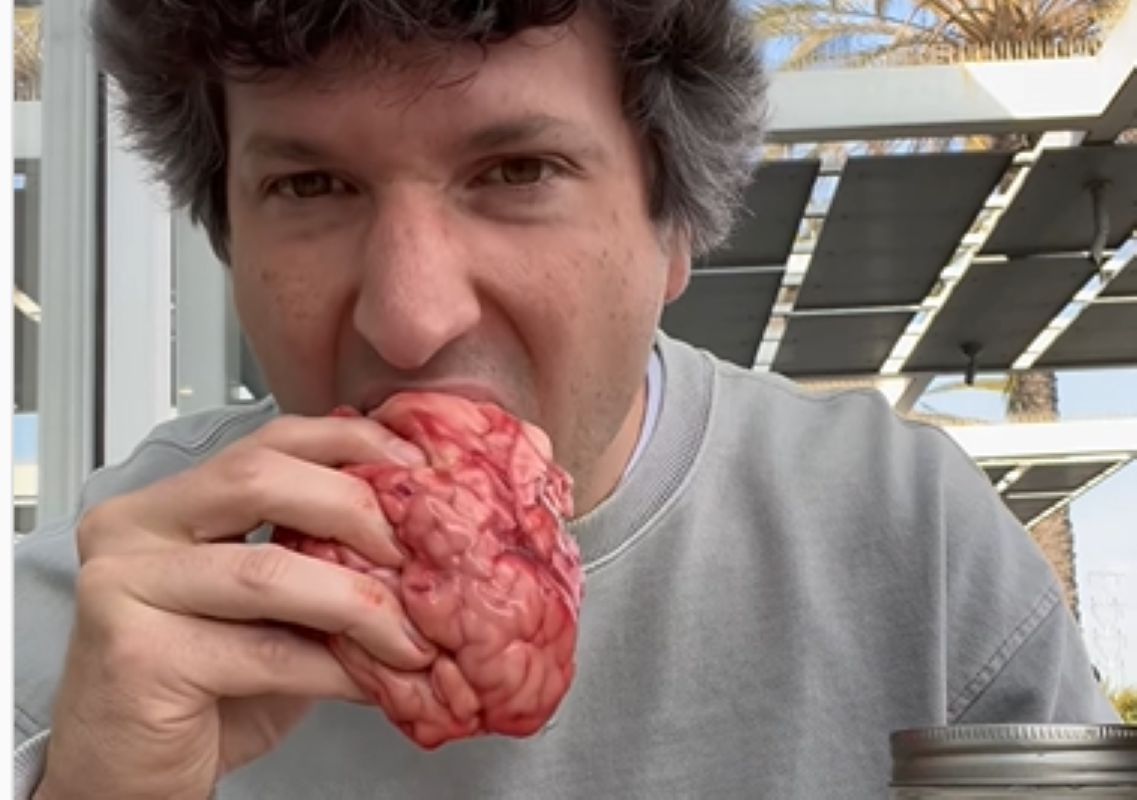TikToker przez 80 dni będzie jadł tylko surowe mięso 