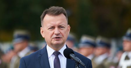 Błaszczak nie dotarł do Seulu. MON wydał komunikat