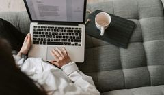 Sztuczna inteligencja coraz mocniej wspiera dziennikarzy. "Nie zastąpi rzetelnej pracy nad tekstem"