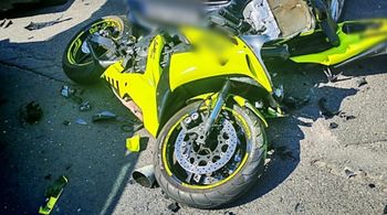 Wałbrzych: Wypadek motocyklisty. Z obrażeniami trafił do szpitala