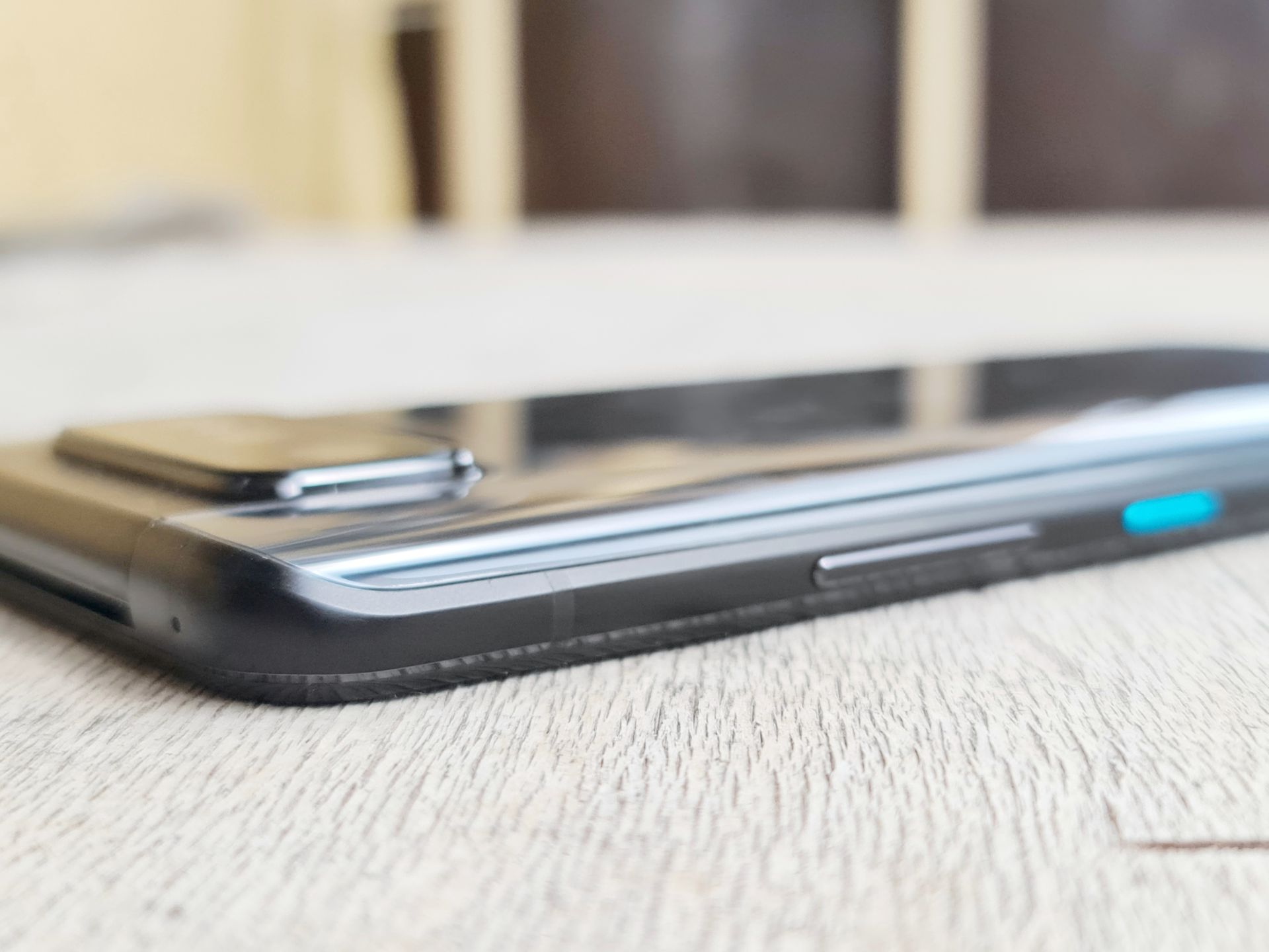 Smartfon inny niż (prawie) wszystkie. ASUS Zenfone 8 Flip: test 104