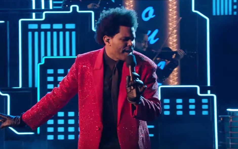 The Weeknd podczas Super Bowl Halftime Show 2021 (fot. Youtube)