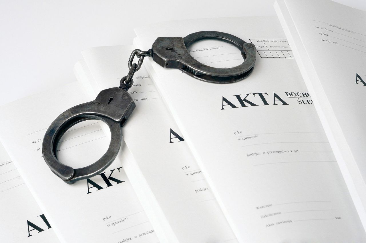 Przemyśl: Milionowe oszustwa podatkowe. Prokuratura oskarża 15 osób