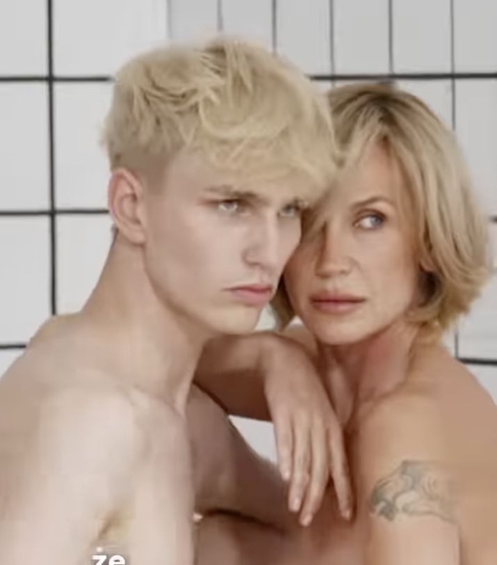 W "Top Model" doszło do nagiej sesji w duetach