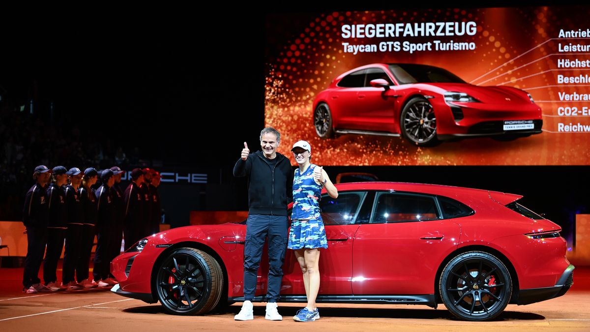 Za zwycięstwo w Stuttgarcie Iga Świątek otrzymała porsche taycana GTS sport turismo