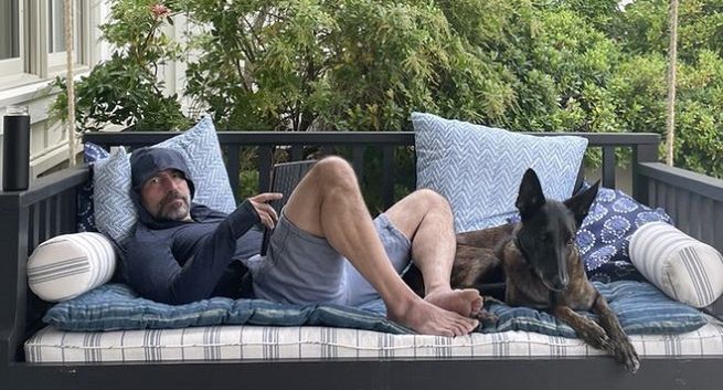 Szef Ubera w spocie przeprasza właścicieli psów