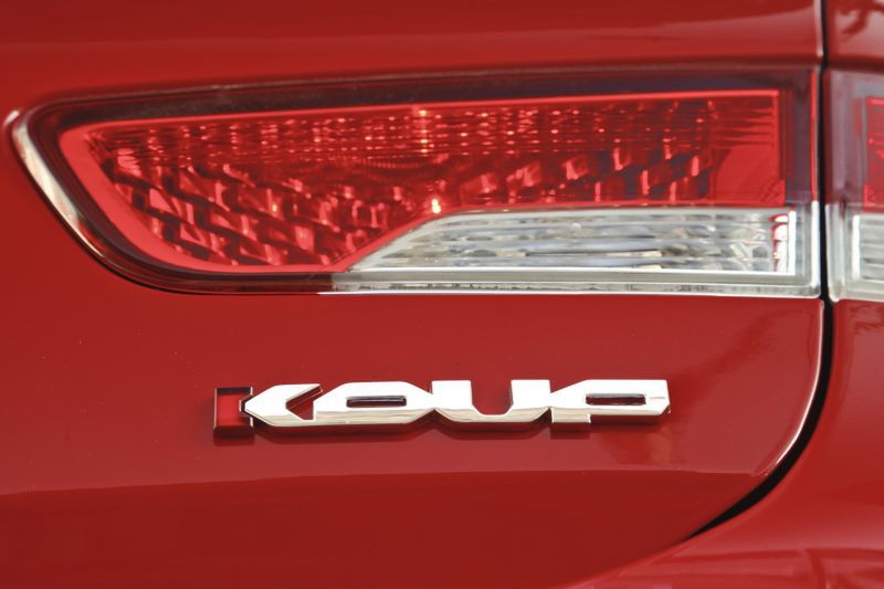 2010-Kia-Forte-Koup-26