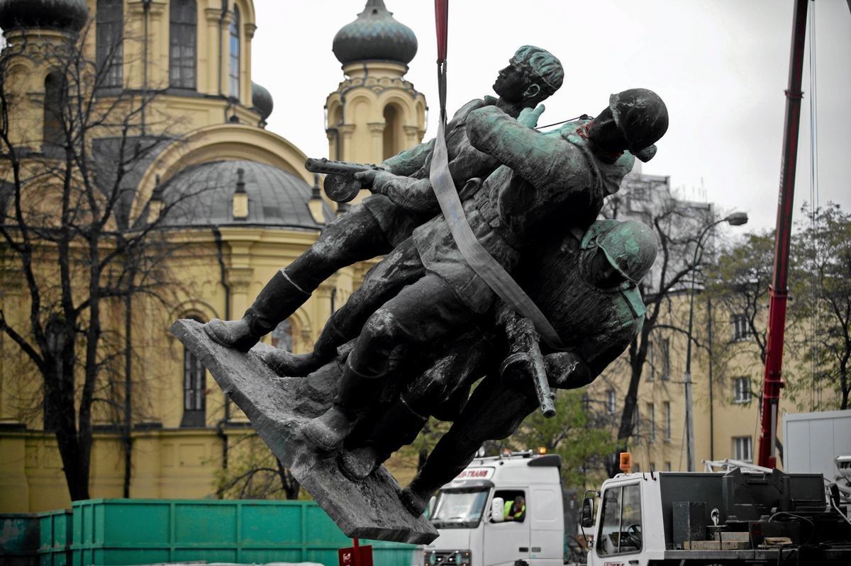 "Wschodni sojusznicy" w miejsce "czterech śpiących". Posłowie PiS chcą nowego pomnika w Warszawie