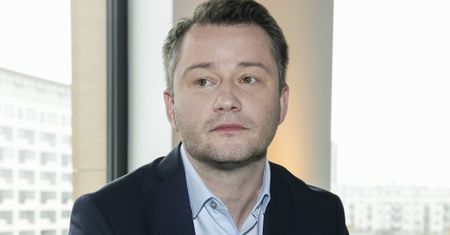 Odszedł z telewizji u szczytu sławy. Oto co dziś robi