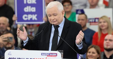 "Jechałem i zapytałem, po ile była benzyna". Kaczyński uderza w rząd Tuska