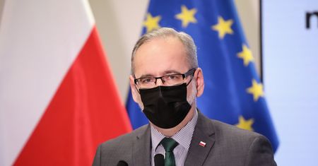 W lutym nawet 100 tys. zakażeń dziennie. Niedzielski ostrzega