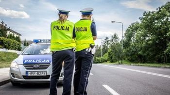 21-latek jechał ponad 100 km/h w terenie zabudowanym