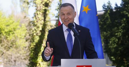 Andrzej Duda wpadł do wody. Sportowe rozrywki prezydenta