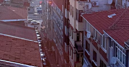 Nie czuć go, nie widać, a latami zbiera się w domach. Oto czym jest radon