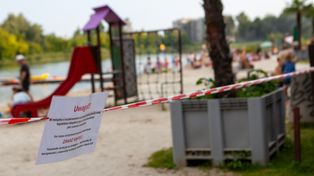Rzeszów: Zakaz kąpieli na Żwirowni. Tłumy w wodzie mimo ostrzeżeń