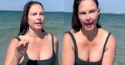 Hollywoodzka gwiazda w Bałtyku bez skrępowania bawi się jak dziecko