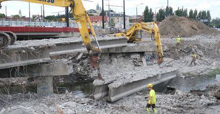 Znika drugi most na al. Unii Lubelskiej. Zobacz, jak idą prace | ZDJĘCIA