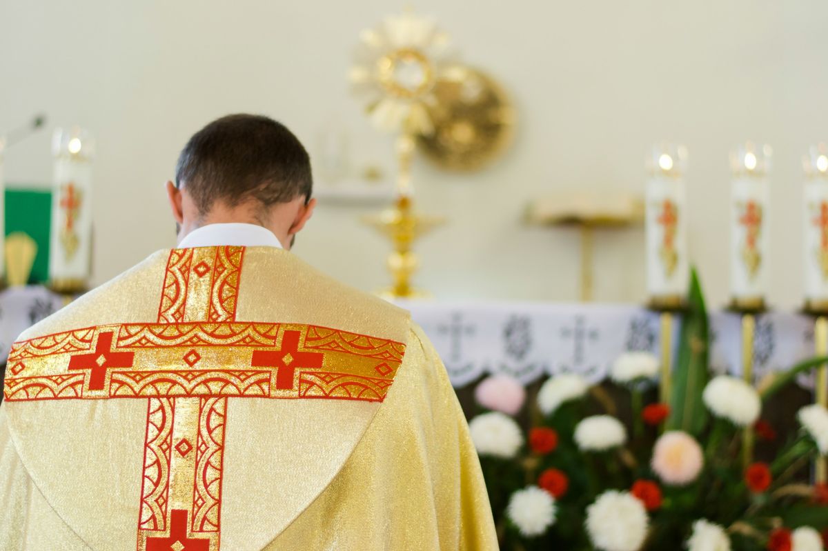 Proboszcz organizuje poczęstunek dla wolontariuszy z WOŚP