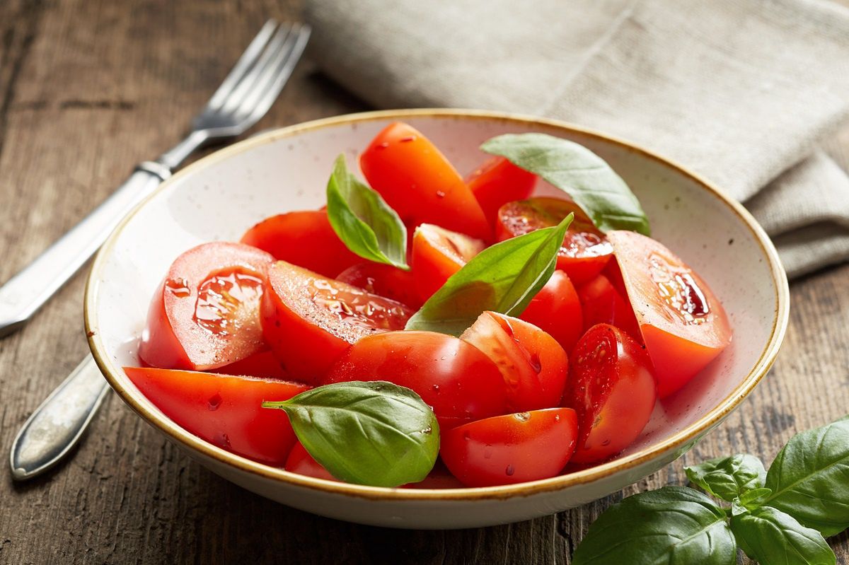 A taste of summer: Refreshing tomato and mint salad recipe