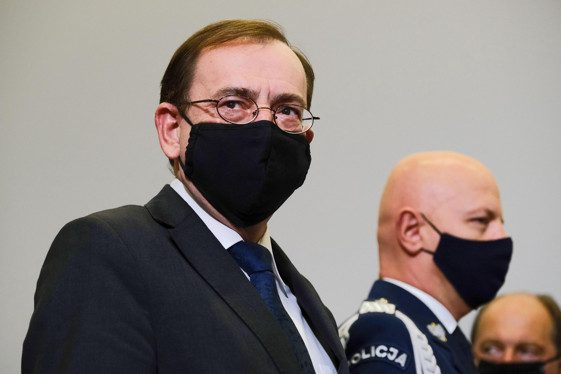 Mariusz Kami�ski, Jaros�aw SzymczykMateusz MarekJaros�aw Szymczyk, Mariusz Kami�ski , MSWiA, NSZZ Policjant�w, policja, policjanci, rocznica, wr�czenie odznacze� pa�stwowych, zwi�zek zawodowy policji, zwi�zkowcy, epidemia, koronawirus w Polsce, stan epidemii