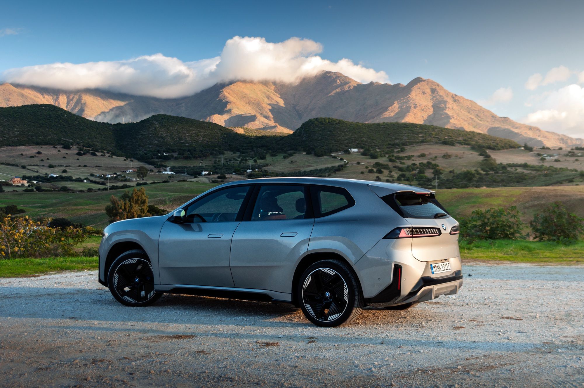 BMW iX3 50 xDrive (2025) - test, pierwsza jazda, recenzja